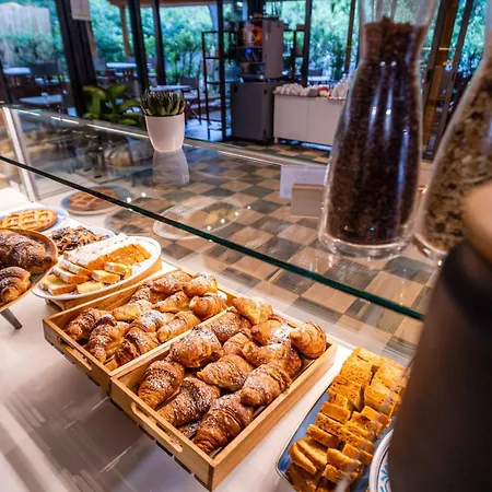 Hotiday Castiglione Hotel 4*